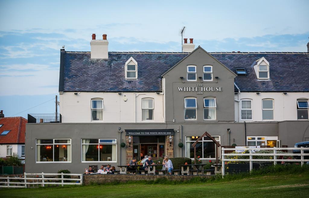 The White House Inn - Уитби Экстерьер фото