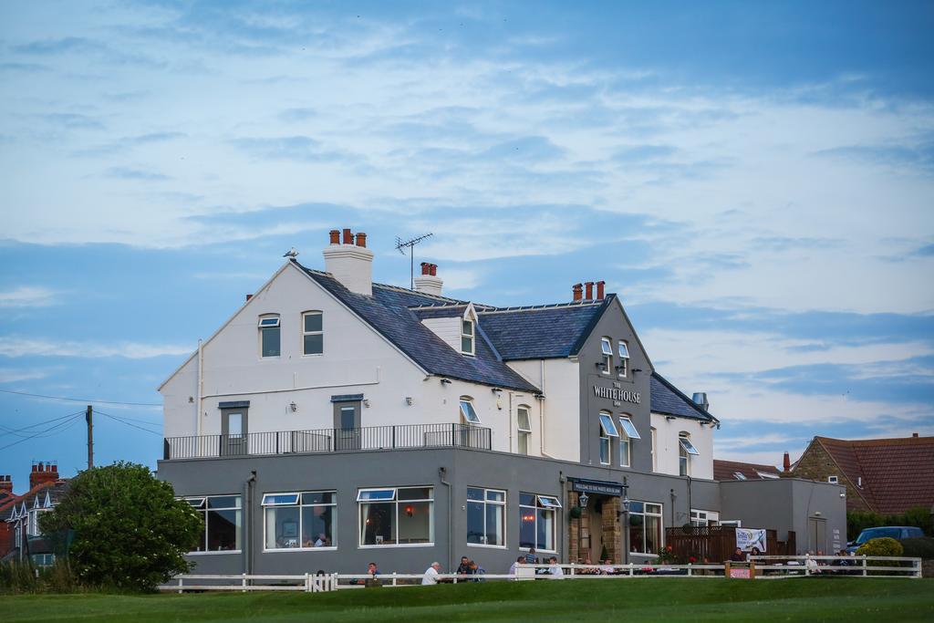 The White House Inn - Уитби Экстерьер фото