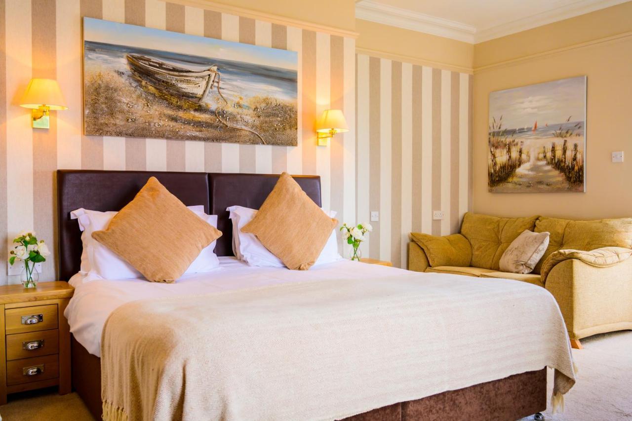 The White House Inn - Уитби Экстерьер фото